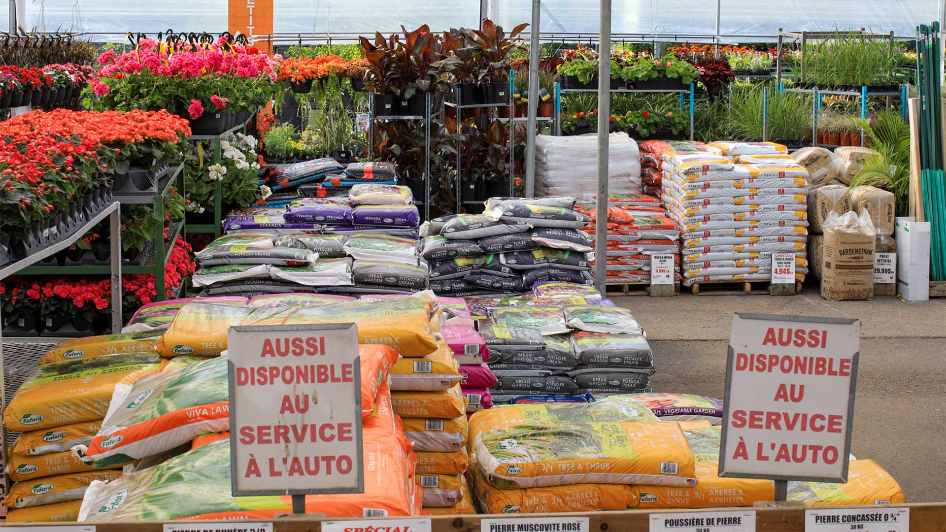 Quality bulk soil and lawn sod available in Brossard